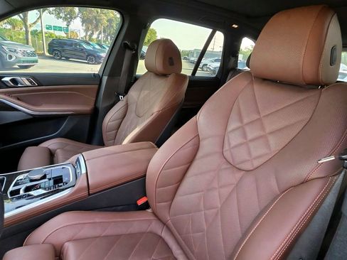 Used 2025 BMW X5 sDrive40i w/ M Sport Package RWD image 19