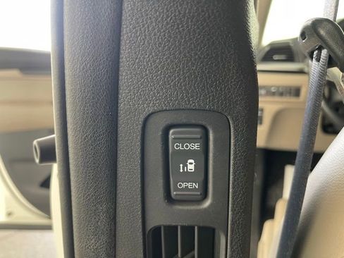 Used 2019 Honda Odyssey EX-L image 48