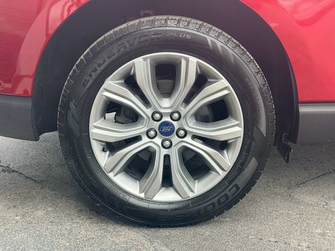 Used 2019 Ford Edge Titanium w/ Equipment Group 301A AWD/4WD image 30