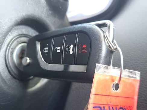 Used 2024 Toyota Corolla LE image 28