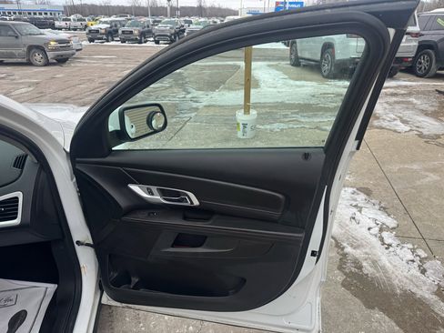 Used 2015 GMC Terrain SLE image 16