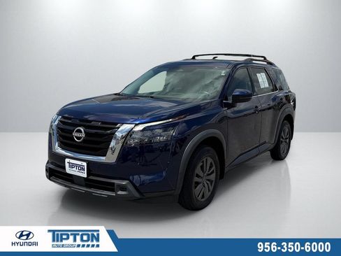 Used 2024 Nissan Pathfinder SV FWD image 1
