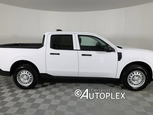 Used 2025 Ford Maverick XL w/ Equipment Group 102A image 5