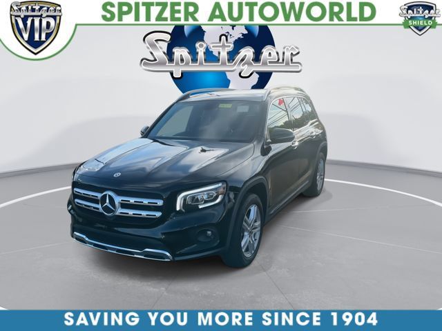 Used 2023 Mercedes-Benz GLB 250 4MATIC w/ Premium Package image 4