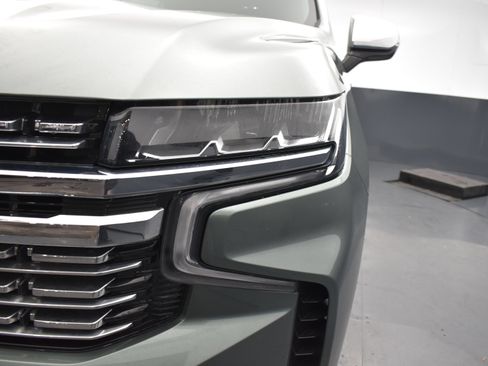 Used 2023 Chevrolet Suburban Premier RWD image 7