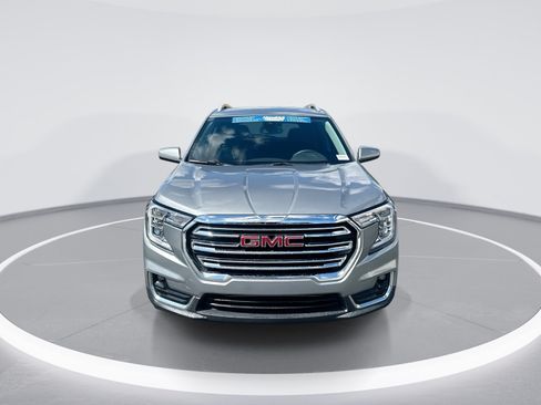 Used 2023 GMC Terrain SLT w/ LPO, Floor Liner Package FWD image 3