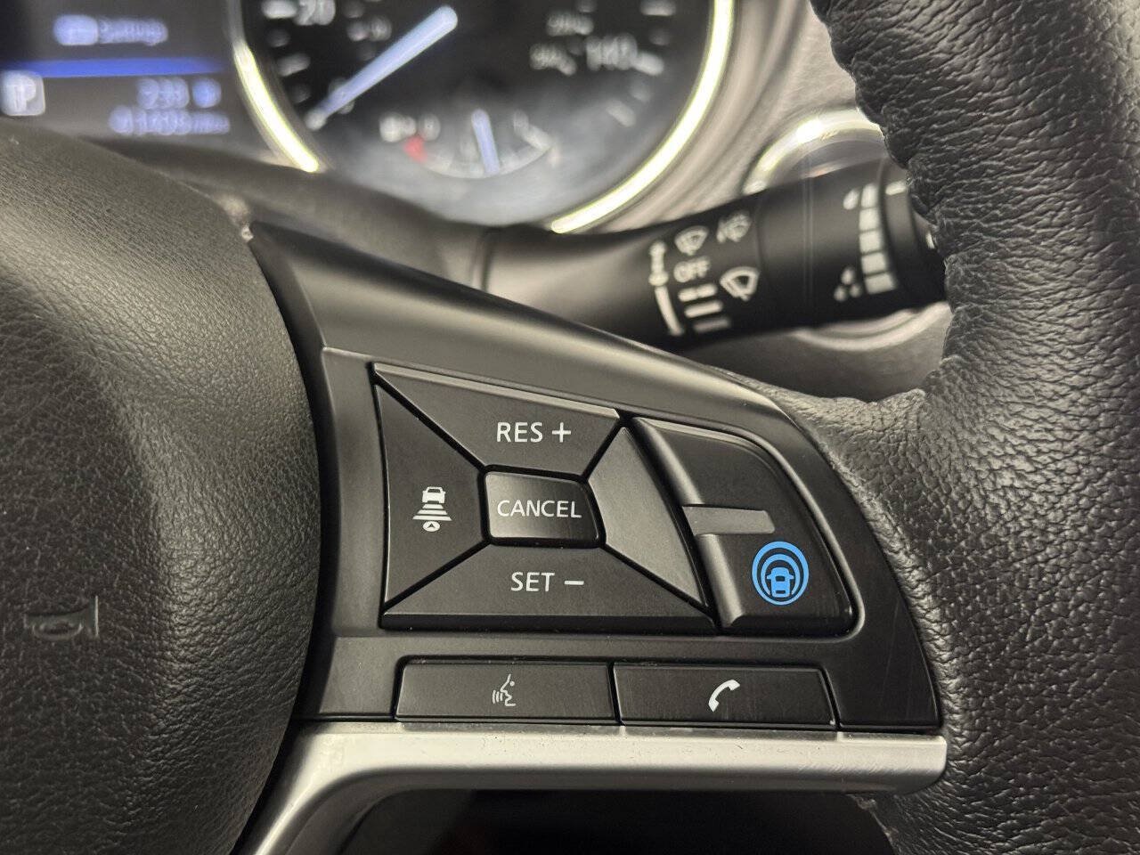 Used 2020 Nissan Rogue SV AWD/4WD image 29
