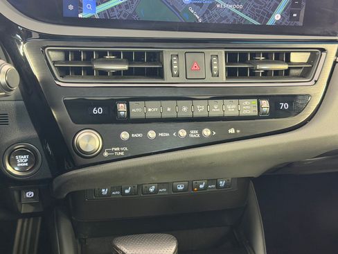 Used 2023 Lexus ES 350 F Sport w/ Accessory Package (Z2) image 28