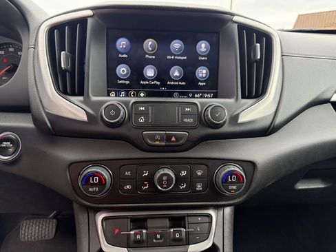 Used 2024 GMC Terrain SLT image 22