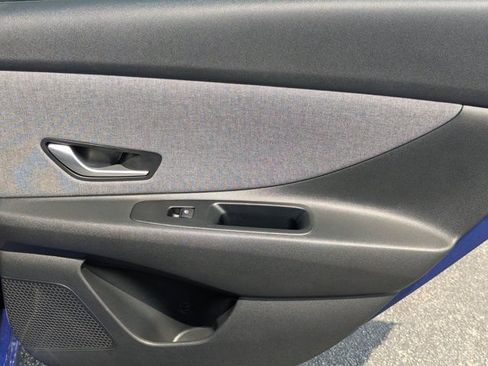 Used 2024 Hyundai Elantra Limited FWD image 15