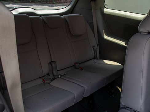 Used 2020 Kia Sedona LX FWD image 16