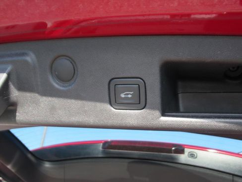 Used 2019 Chevrolet Equinox Premier image 30