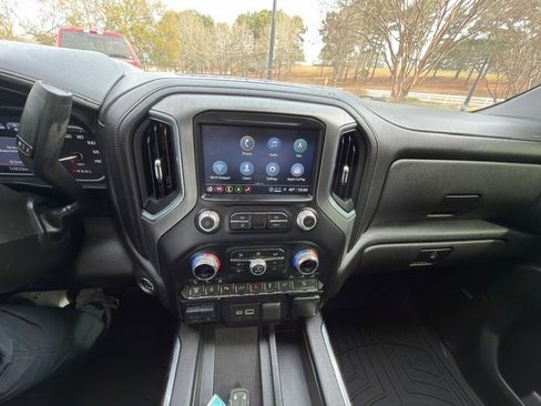 Used 2021 GMC Sierra 2500 Denali w/ Technology Package image 2