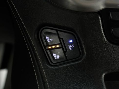 Used 2016 GMC Yukon SLT AWD/4WD image 35