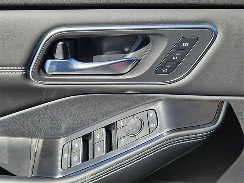 New 2026 Nissan Rogue Platinum image 13