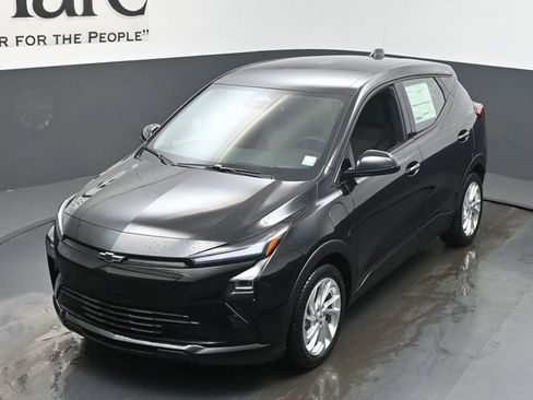 New 2027 Chevrolet Bolt LT w/ Comfort Package FWD image 23