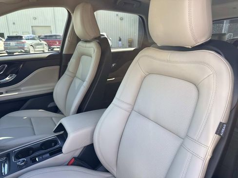 New 2026 Lincoln Corsair Premiere image 21