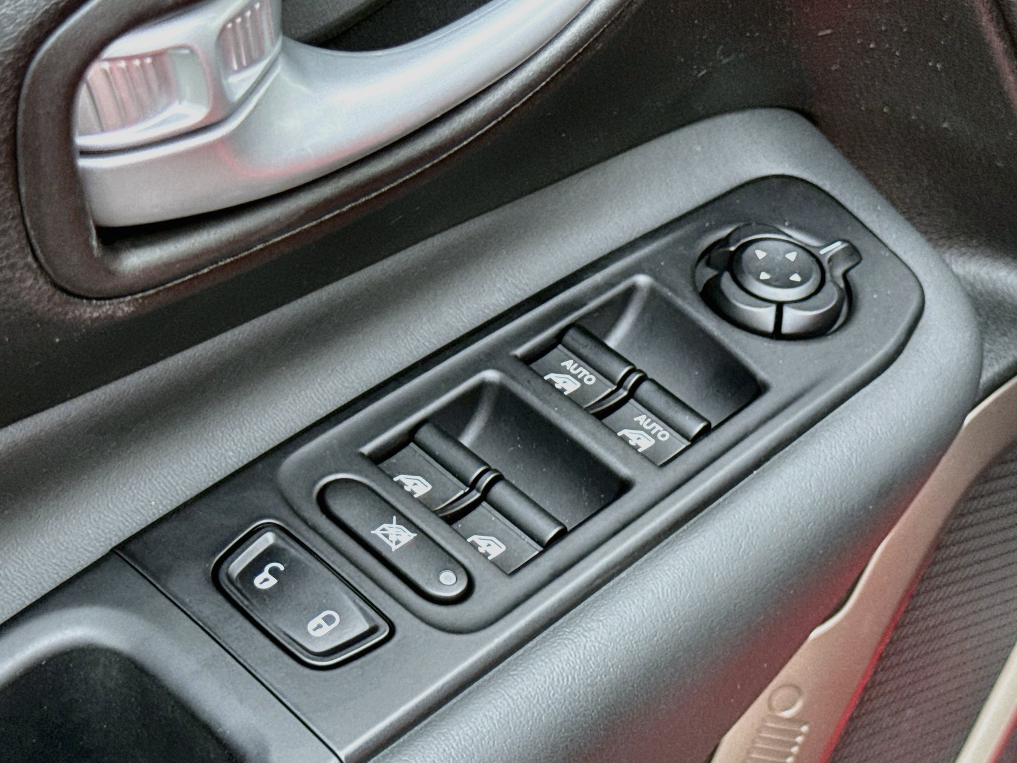 Used 2023 Jeep Renegade Latitude AWD/4WD image 10