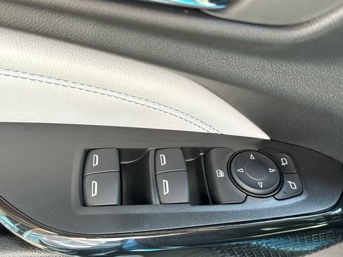 New 2025 Chevrolet Trax LT image 9