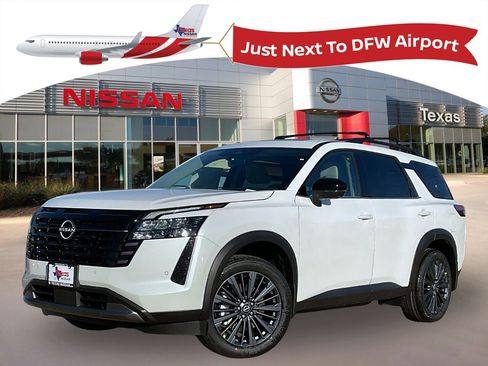 New 2026 Nissan Pathfinder SL image 1