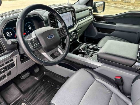 Used 2022 Ford F150 Lariat w/ Trailer Tow Package image 12