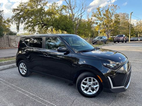 Used 2025 Kia Soul LX w/ LX Technology Package image 6
