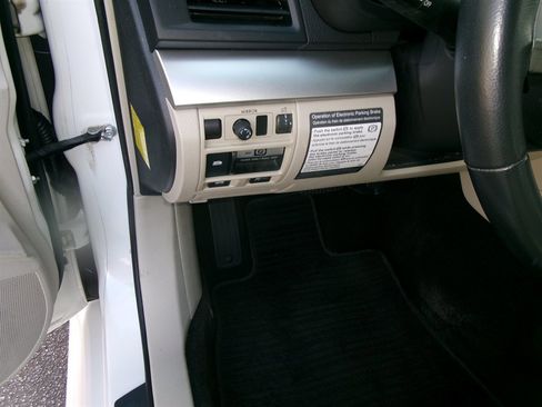 Used 2011 Subaru Legacy 2.5i Premium image 20