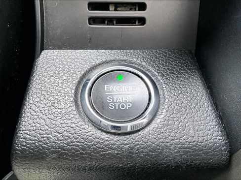 Used 2020 Ford Expedition XLT w/ Equipment Group 202A image 32