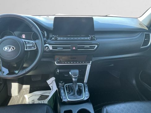 Used 2021 Kia Seltos SX w/ SX Sunroof Package AWD/4WD image 11