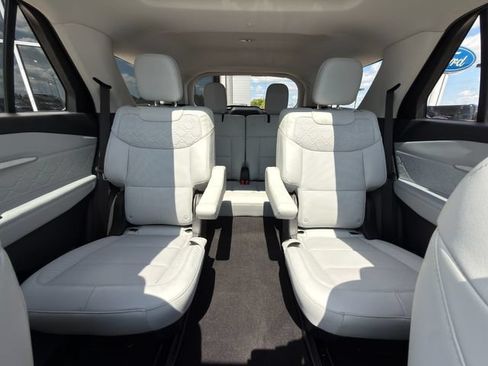 Used 2026 Ford Explorer Platinum w/ LUX Leather Package AWD/4WD image 44