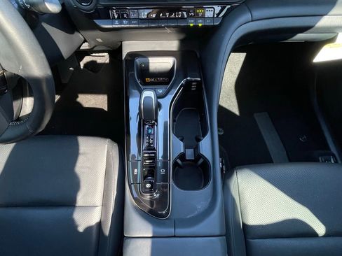 Used 2025 Toyota Crown Platinum image 21