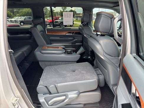 Used 2022 Jeep Grand Wagoneer Series II w/ Convenience Group III image 21