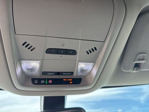 Used 2020 Buick Enclave Essence FWD image 34