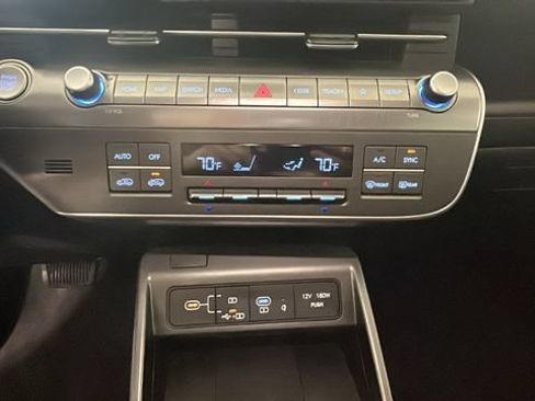 Certified 2025 Hyundai Kona SEL AWD/4WD image 23