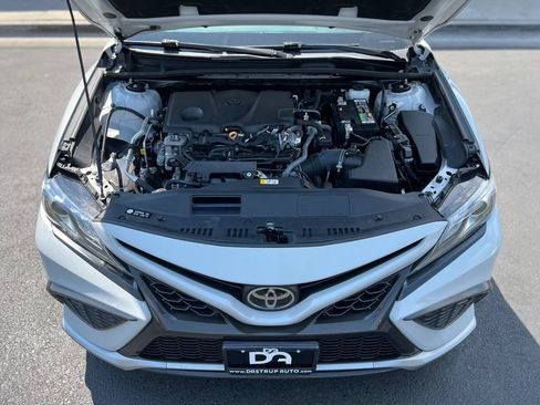 Used 2022 Toyota Camry XSE FWD image 10