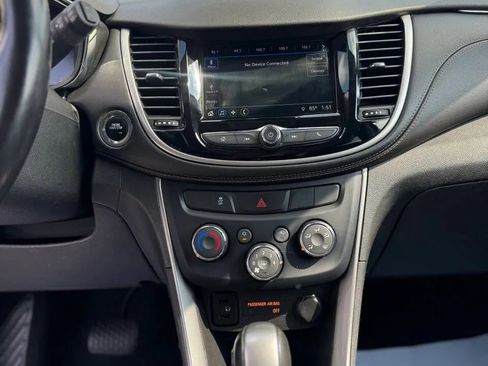 Used 2018 Chevrolet Trax LT w/ Driver Confidence Package FWD image 14