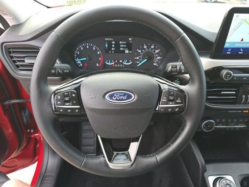 Certified 2022 Ford Escape SE w/ SE Sport Appearance Package image 21