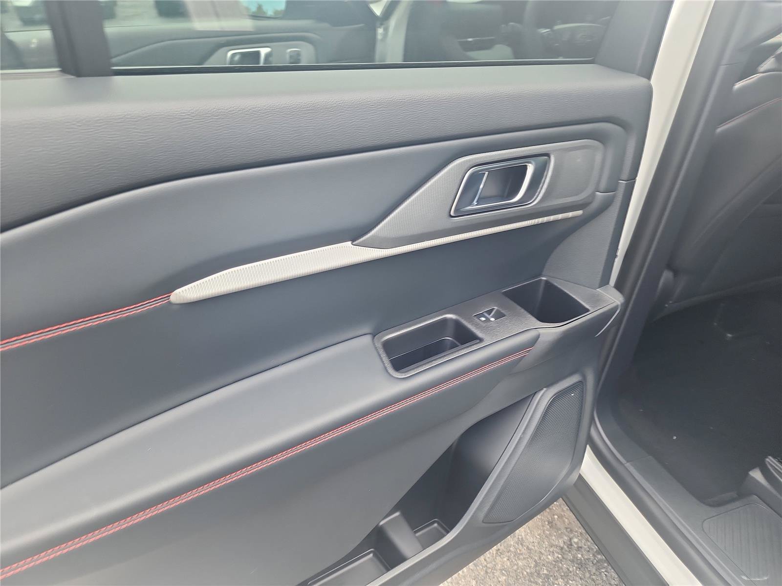 New 2026 Ford Explorer ST-Line w/ ST-Line Street Pack RWD image 20