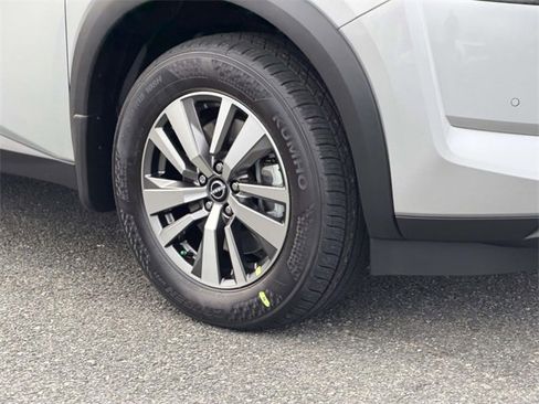 New 2025 Nissan Pathfinder SL image 7