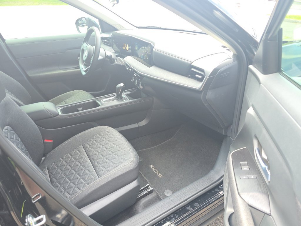 Certified 2025 Nissan Kicks SV AWD/4WD image 14