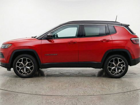 Used 2025 Jeep Compass Limited image 5