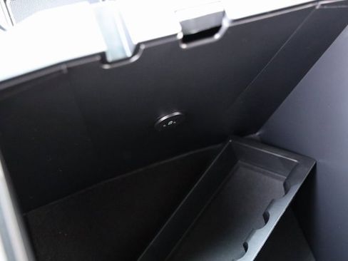 Used 2025 Ford F250 Platinum image 30