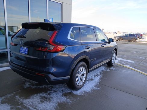 Used 2025 Honda CR-V LX image 6