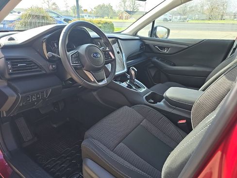 Used 2025 Subaru Outback Premium image 6