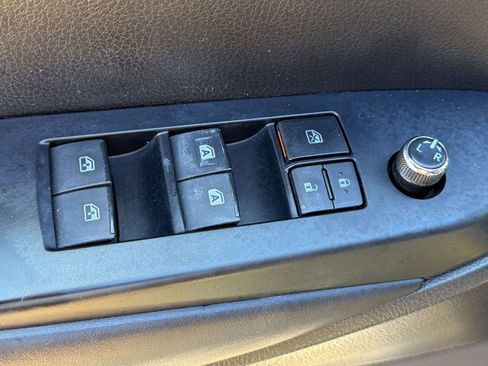 Used 2019 Toyota Highlander SE image 23