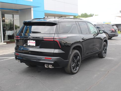 New 2027 Chevrolet Traverse LT w/ Midnight/Sport Edition AWD/4WD image 4