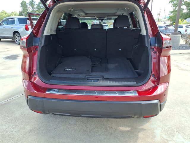 Used 2024 Nissan Rogue SV w/ SV Premium Package FWD image 18