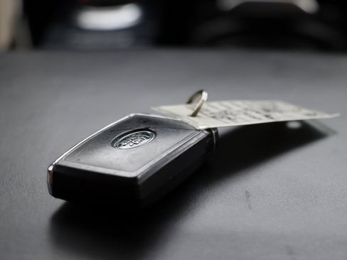 Used 2018 Land Rover Discovery HSE Luxury image 20