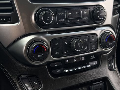 Used 2020 Chevrolet Suburban LT image 21