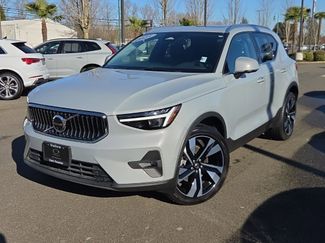 Used 2025 Volvo XC40 B5 Plus w/ Climate Package video 1